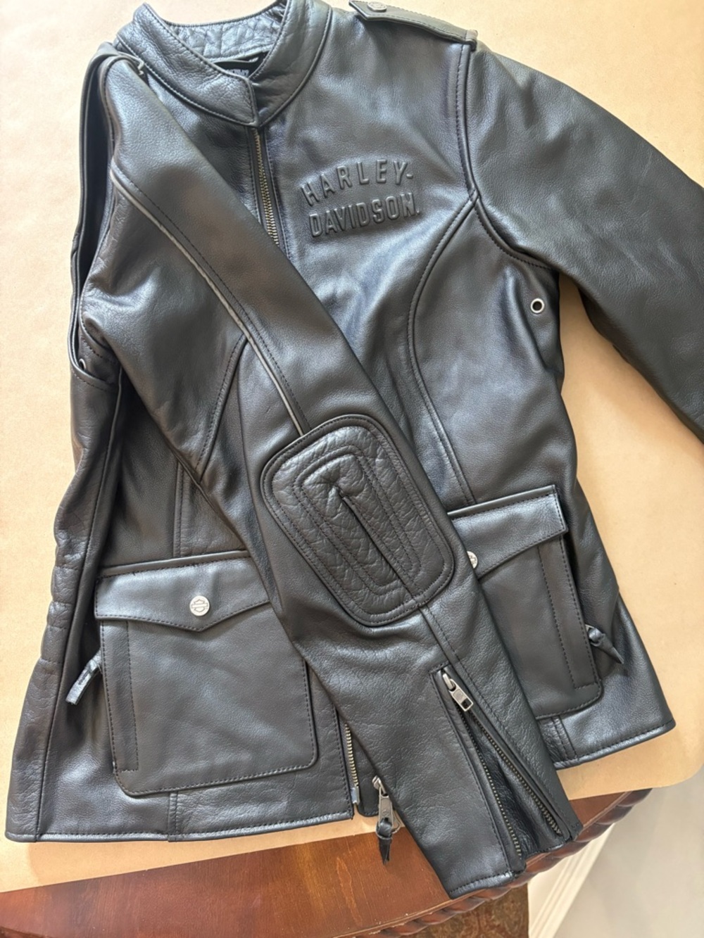 NEW Never Worn Harley-Davidson Black Women’s Leather Riding Jacket & Gloves - Picture 4 of 7